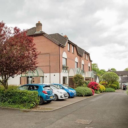 Templepatrick Family Home Beside The Rabbit Hotel Exterior foto